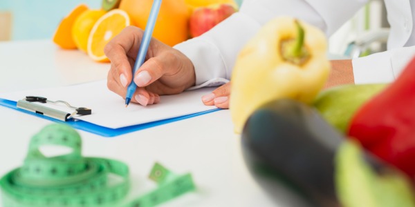 Chetosi Sintomi. Dieta Chetogenica e Chetosi Effetti collaterali, benefici e controindicazioni.