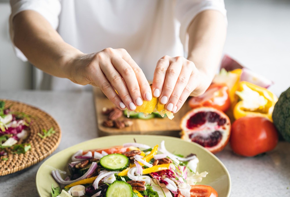 Dieta Chetogenica per le Donne: Benefici, Rischi e Consigli Pratici